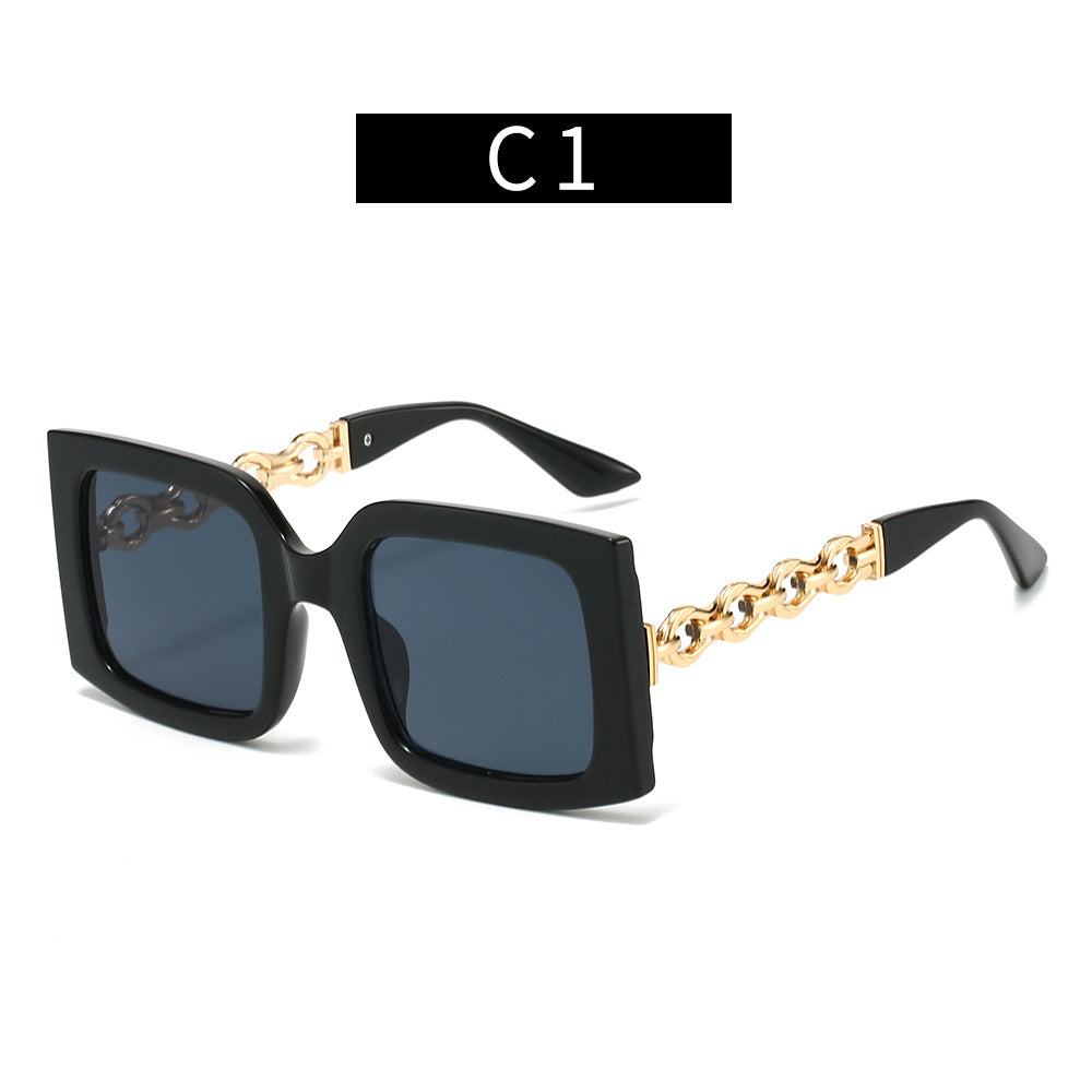 Ladies elegant sunglasses with luxurious chain details Stornfield