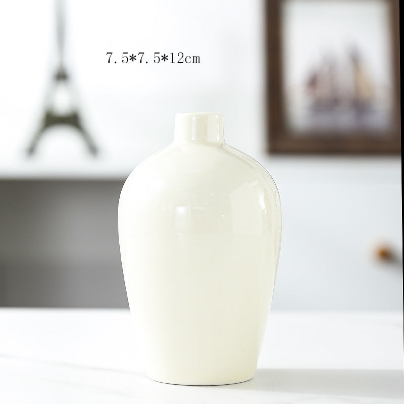 Elegant Ceramic Decorative Vase Stornfeild