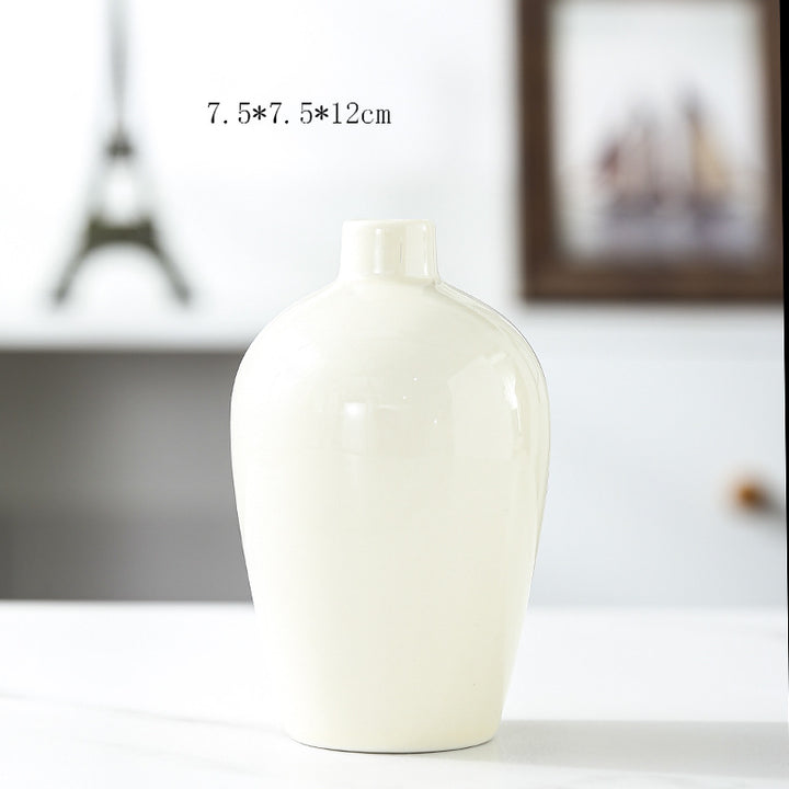 Elegant Ceramic Decorative Vase Stornfeild