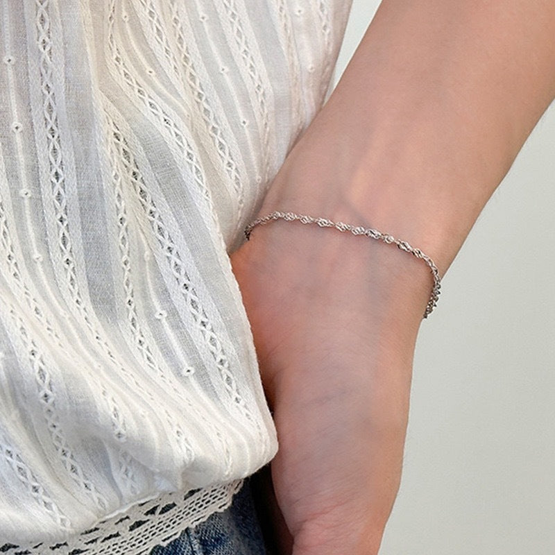 Elegant Twisted Gold Chain Bracelet Stornfield