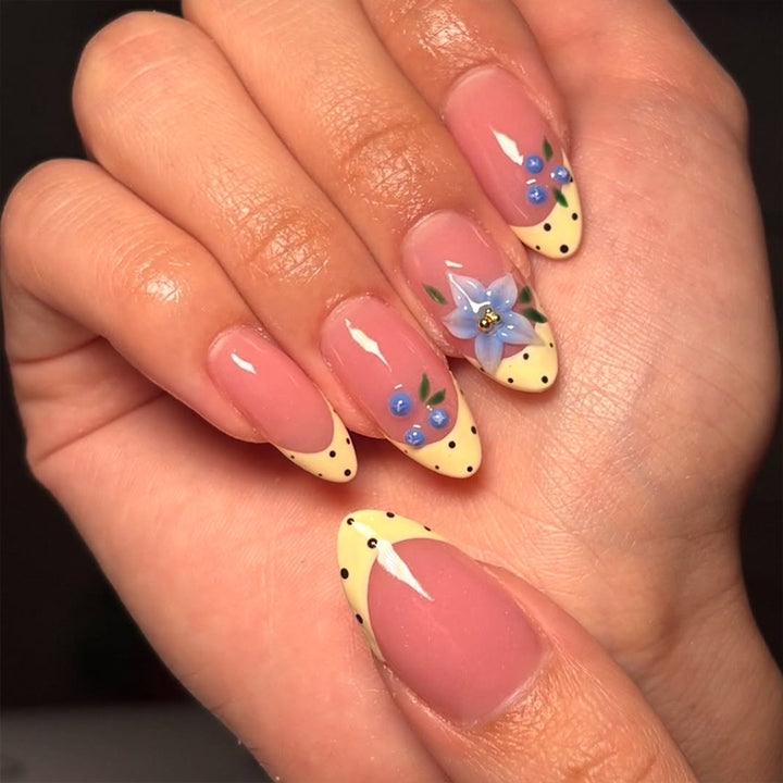 Trendy Nail Art Stornfield