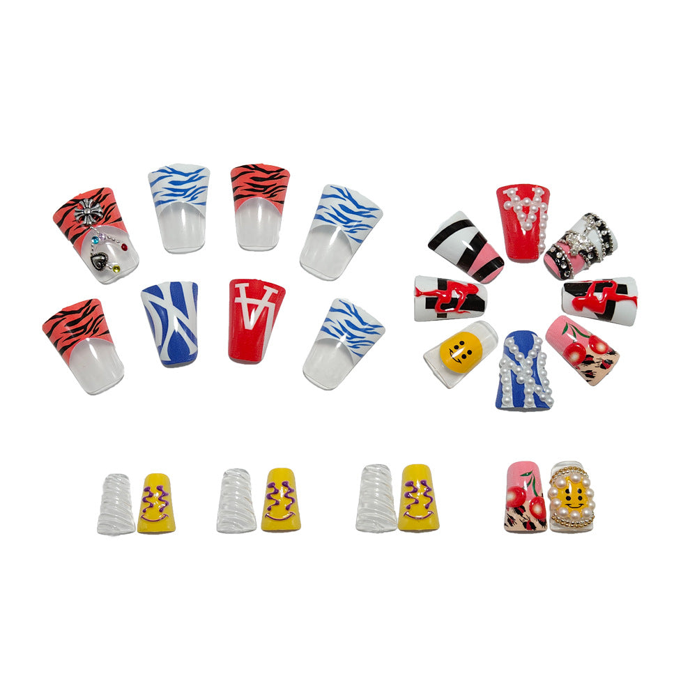 Artificial nails with extravagant designs Stornfield