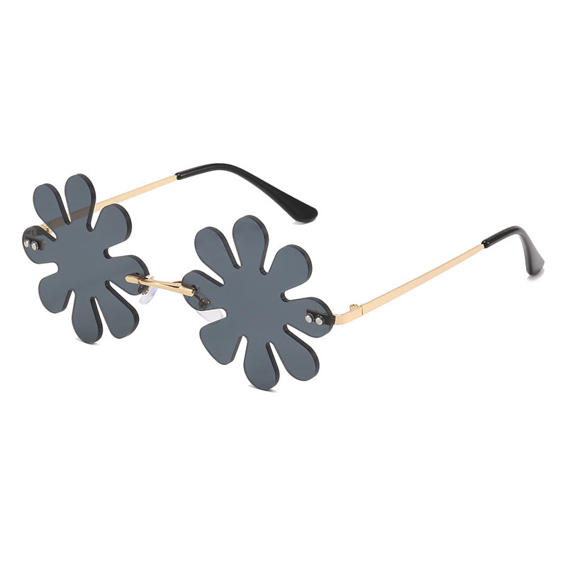 Women Playful Flower Sunglasses with Stylish Metal Frame Stornfield