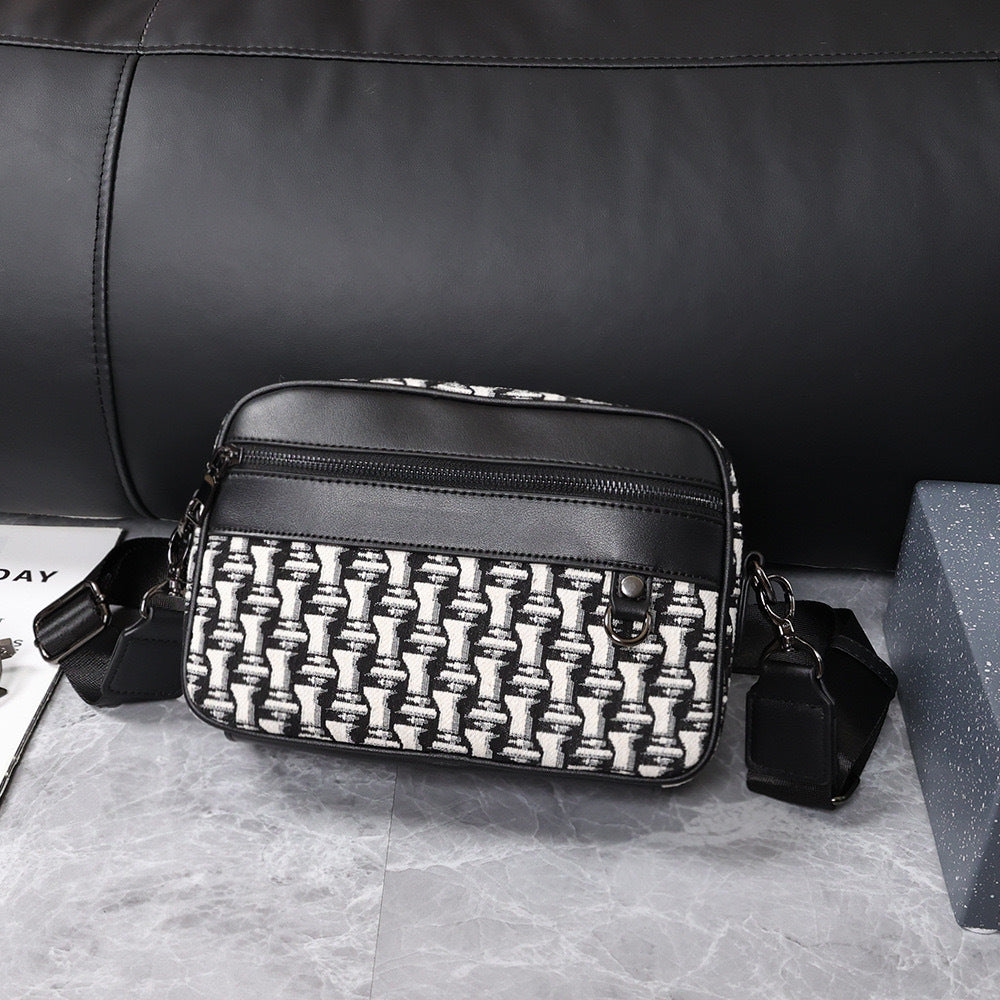 Elegant shoulder bag with structured design Stornfield