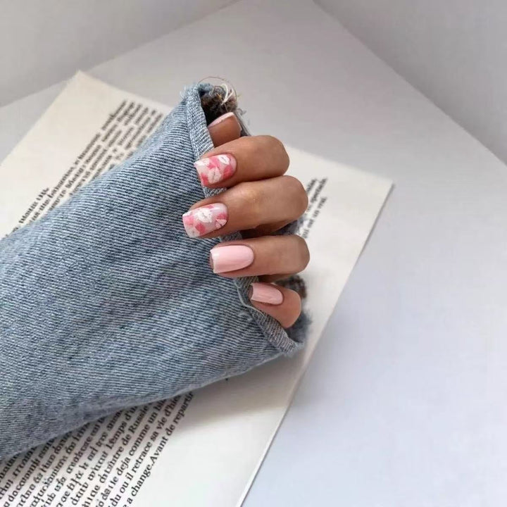 Artificial nail set with elegant flower design Stornfield