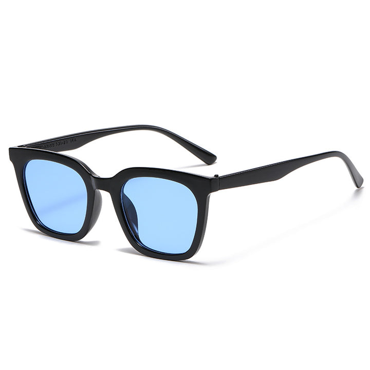 Ladies fashionable sunglasses in bold animal print Stornfield