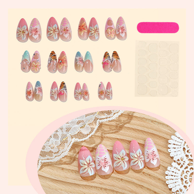 Artistic Nail Set with Floral Accents Stornfield