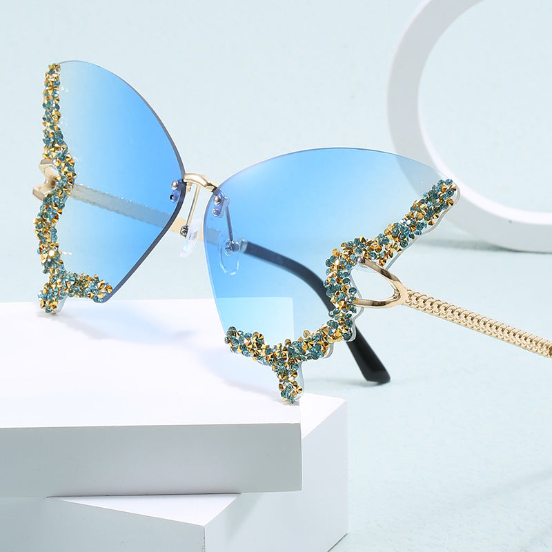 Ladies extravagant Cats Eye sunglasses with sparkling accents Stornfield