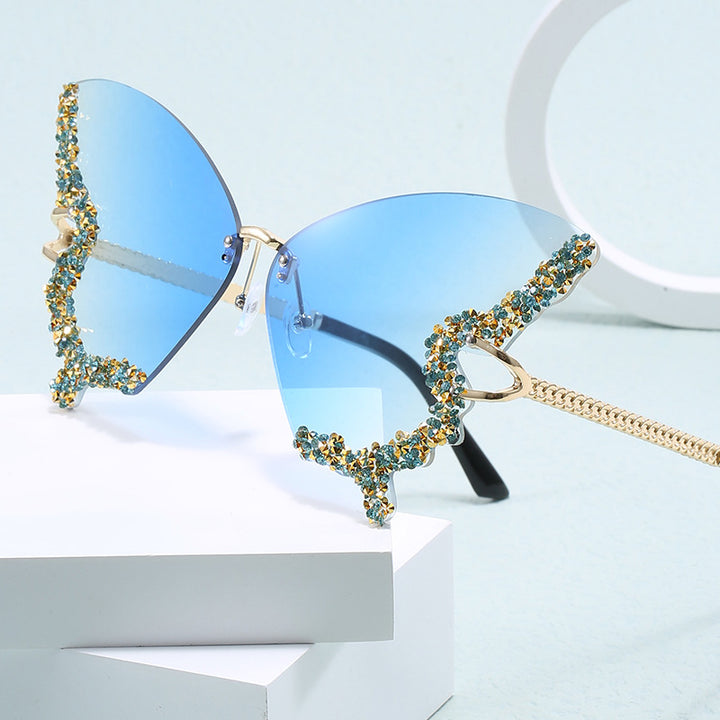 Ladies extravagant Cats Eye sunglasses with sparkling accents Stornfield