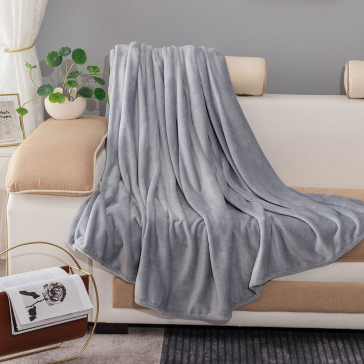 Ladies luxurious fleece blanket with soft texture Stornfield