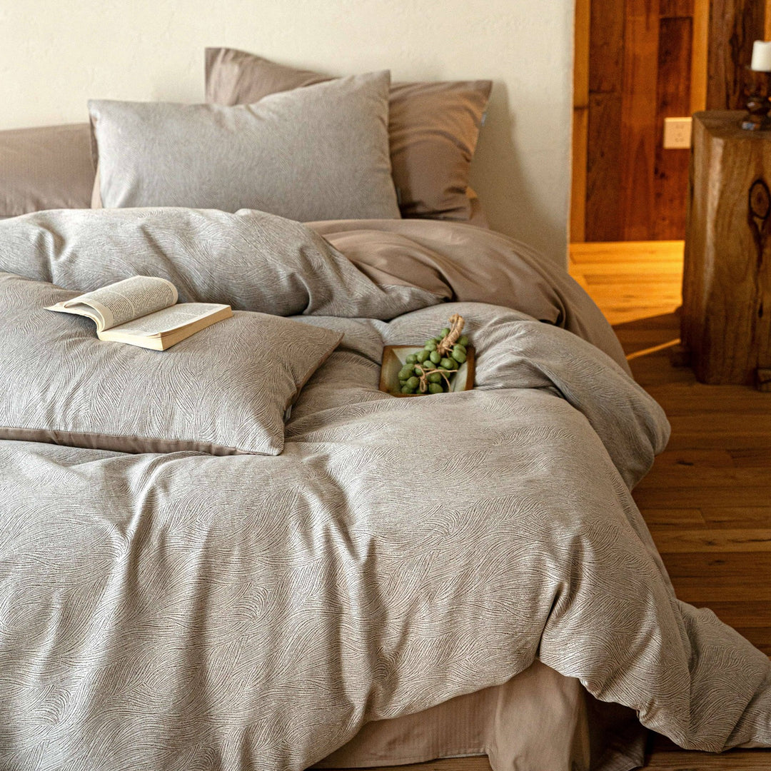 Duvet cover set made of cotton Renforcé with fine Toile flower pattern and extra soft jersey fitted sheet