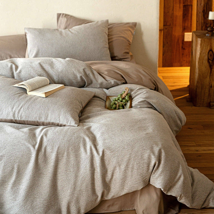 Duvet cover set made of cotton Renforcé with fine Toile flower pattern and extra soft jersey fitted sheet