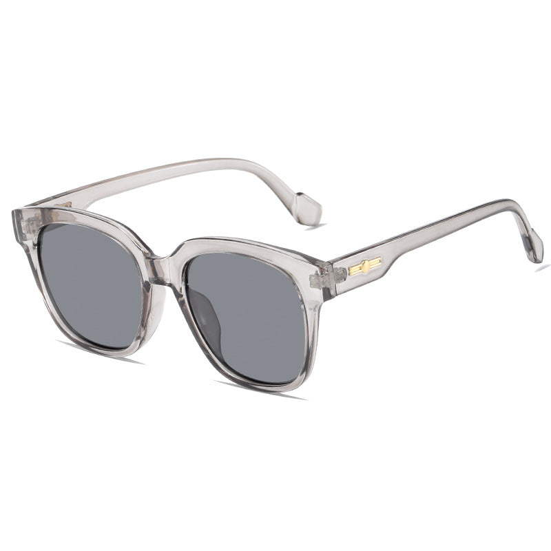 Women’s classic sunglasses with modern oversized frame Stornfield