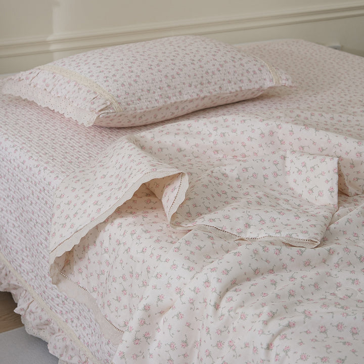 Quilted Floral Cotton Bedspread Set with Eyelet Lace Ruffled Pillowcase