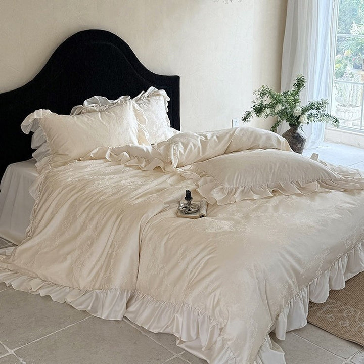 Elegant bedding set with jacquard floral pattern, frill and soft cotton satin
