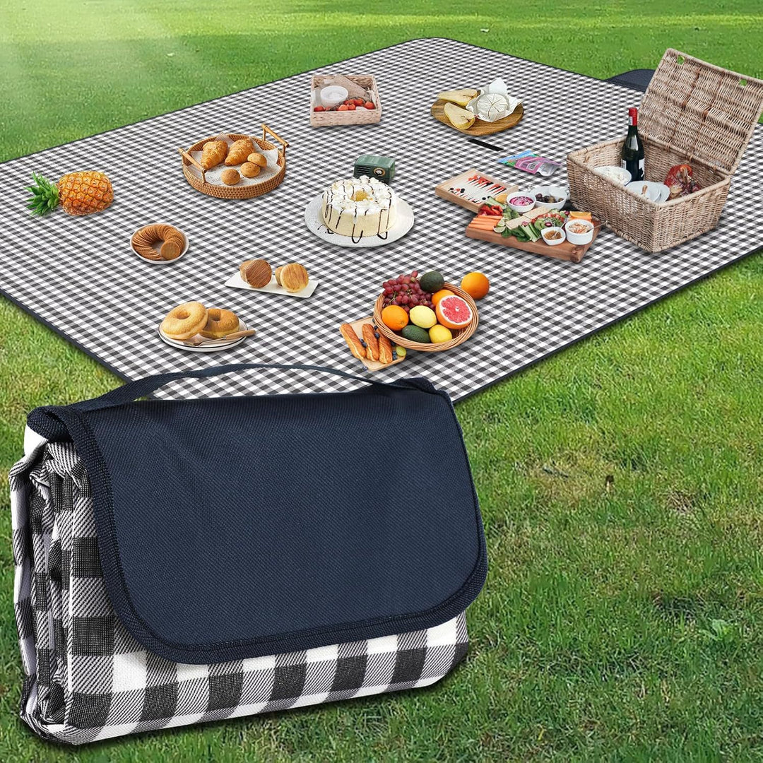 Women Folding Picnic Blanket with Carrying Bag Stornfield