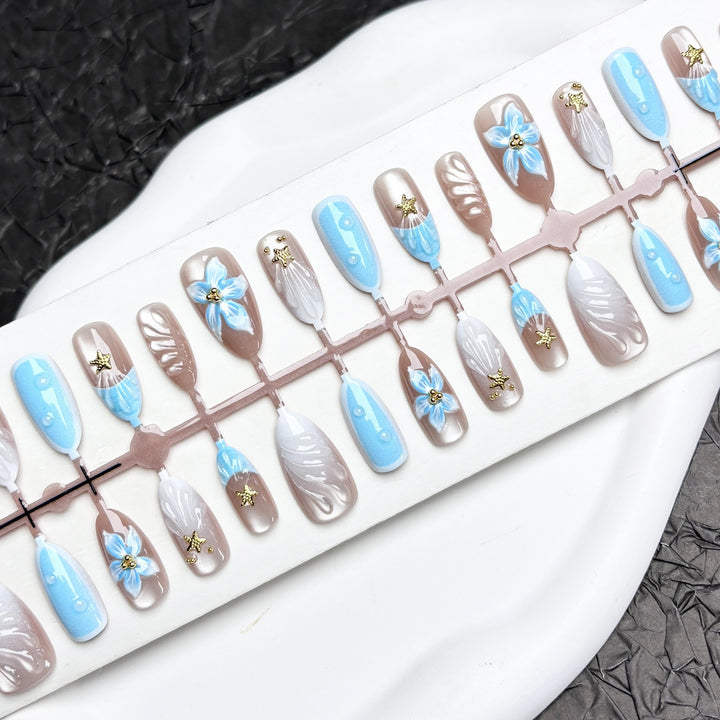 Artistic Press-On Nail Art Set with Floral Designs