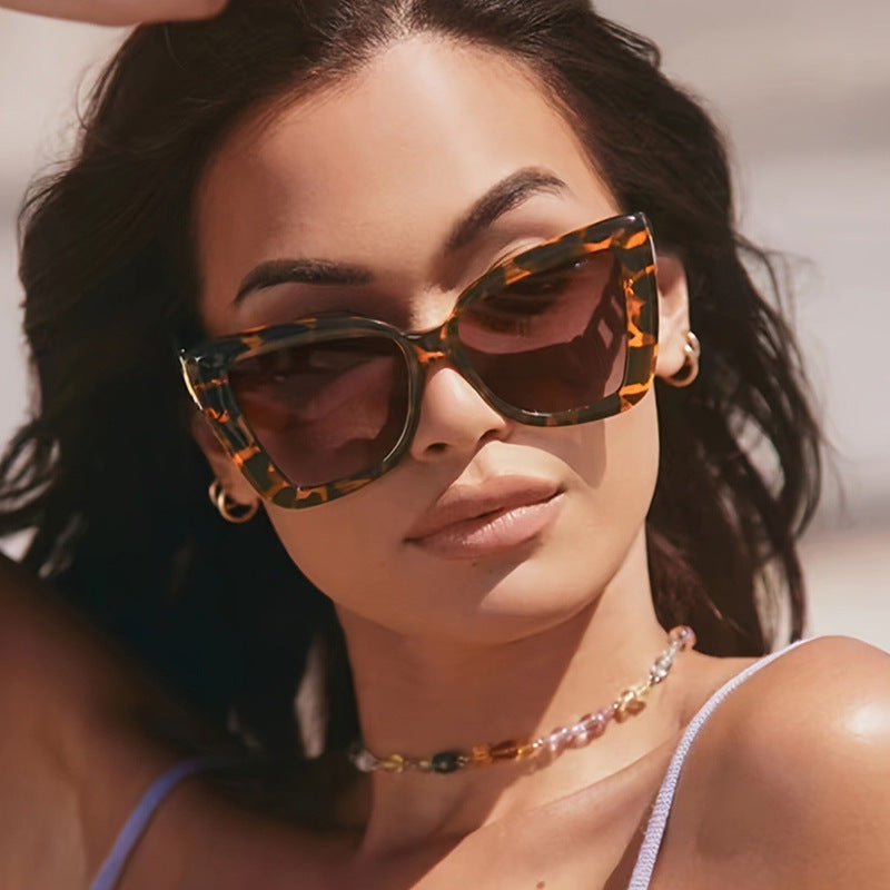 Women's trendy cat-eye sunglasses with sophisticated pattern Stornfield
