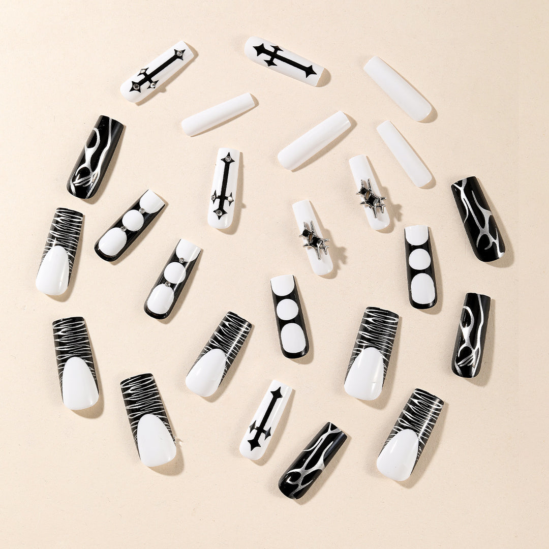 Gothic Chic Nail Art Set Stornfield