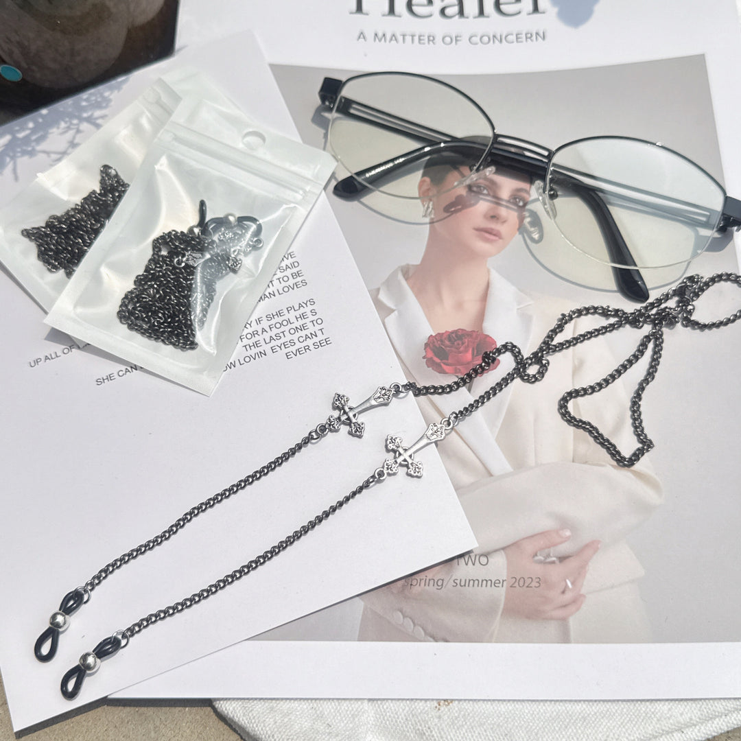 Stylish Cross-Detail Eyewear Chain Stornfield