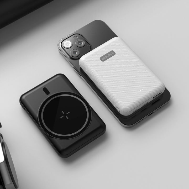 Wireless Powerbank with fast charging and integrated power management technology Stornfield