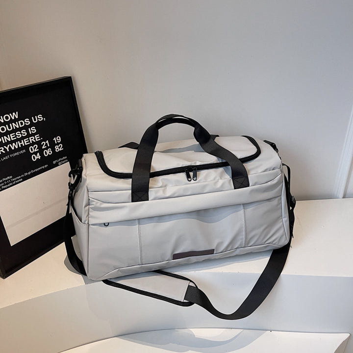 Sporty travel bag with insulated lining Stornfield