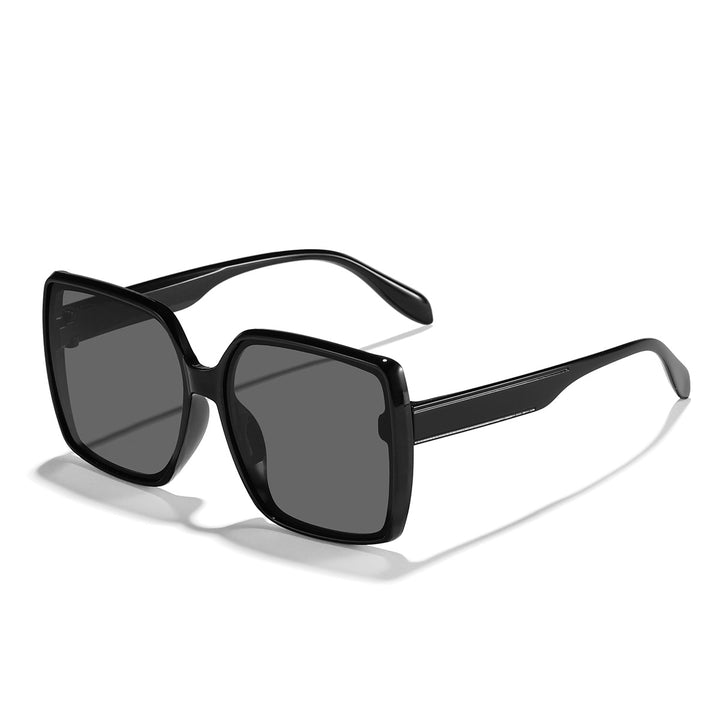Women's oversized sunglasses with modern square frame and protective lenses Stornfield