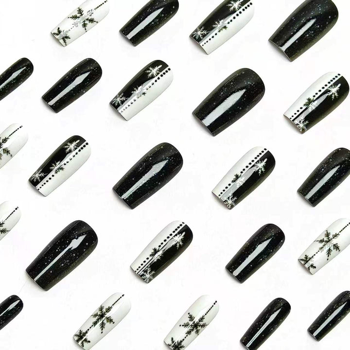 Elegant Winter Snowflake Nail Art Stornfield