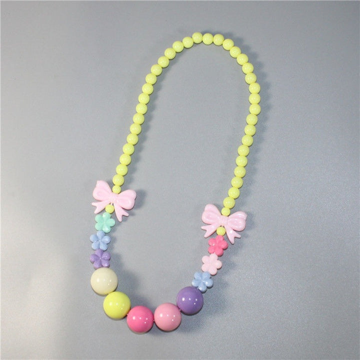 Colorful pearl necklace with floral elements Stornfield