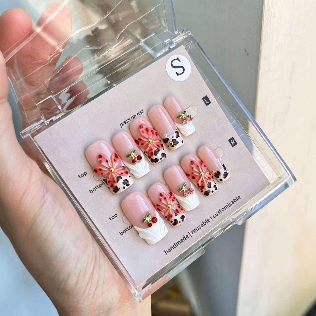 Artistic Floral Decorative Press-On Nails
