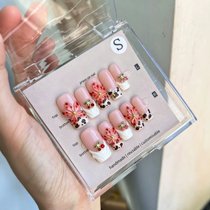 Artistic Floral Decorative Press-On Nails