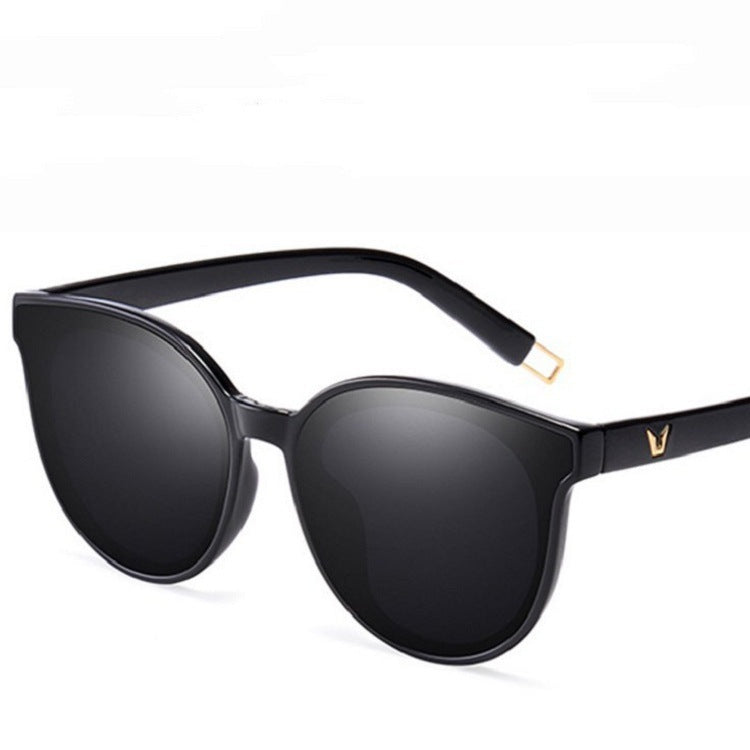 Women’s Fashion Sunglasses in Cat-Eye Style Stornfield