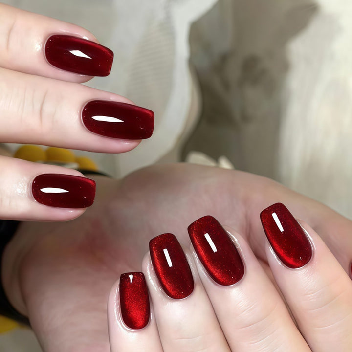 Elegant artificial nails with a luxurious glossy finish Stornfield