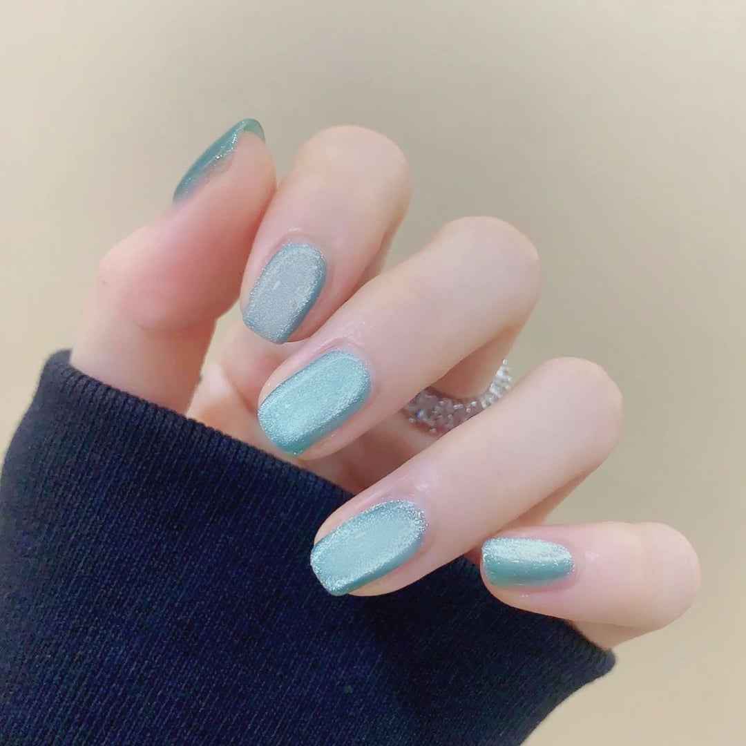 Stylish Metallic Press-On Nail Set