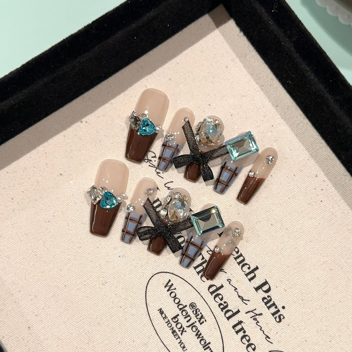 Artistic Decorative Press-On Nail Set