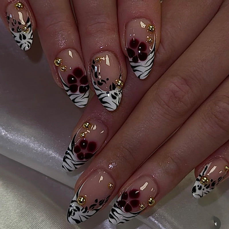 Artificial nail set with floral and geometric design Stornfield