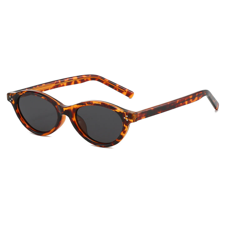Women Cat-Eye Sunglasses with elegant, transparent frame and UV400 protection Stornfield