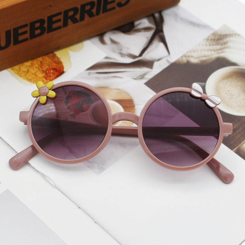 Ladies sunglasses with playful floral accents Stornfield
