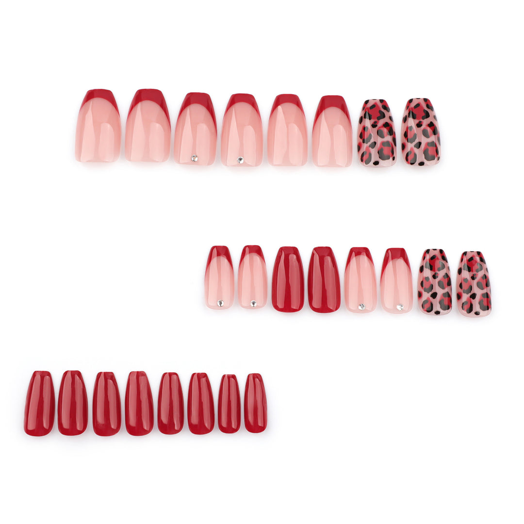Artificial nail art with elegant leopard patterns Stornfield