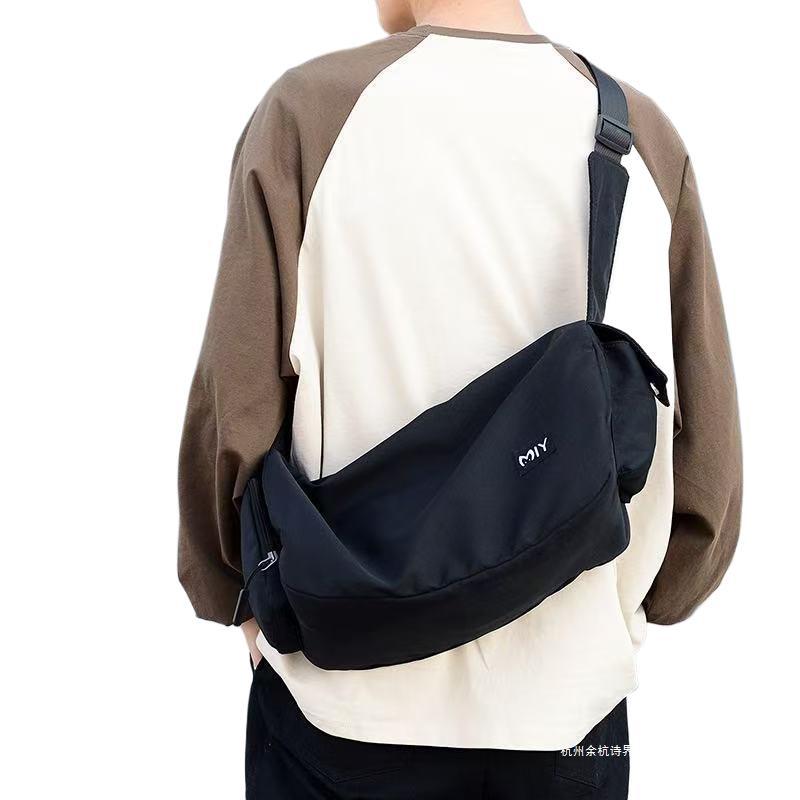 Shoulder bag with practical compartments Stornfield