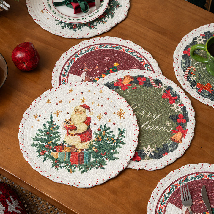 Braided round Christmas tree skirt made of cotton with quilted winter motif Stornfield