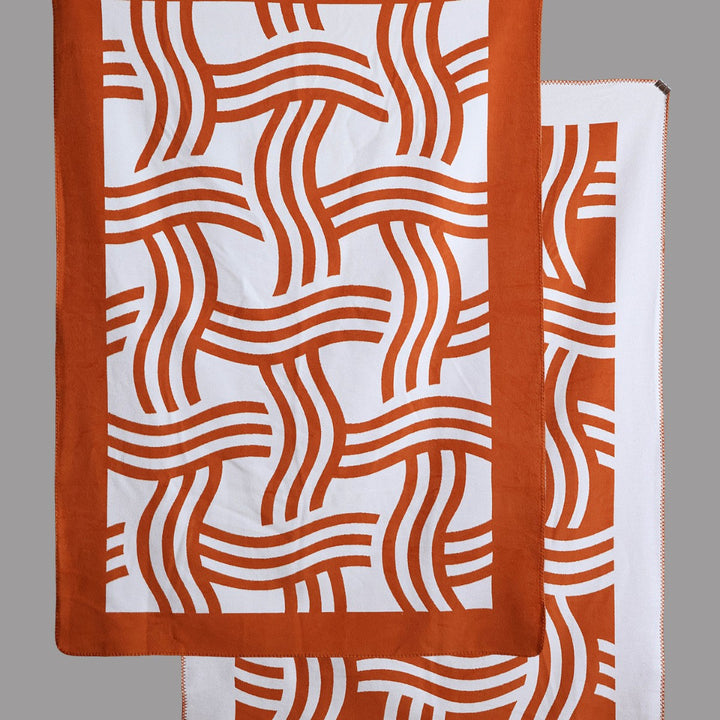 Artistic Wave Pattern Throw Blanket