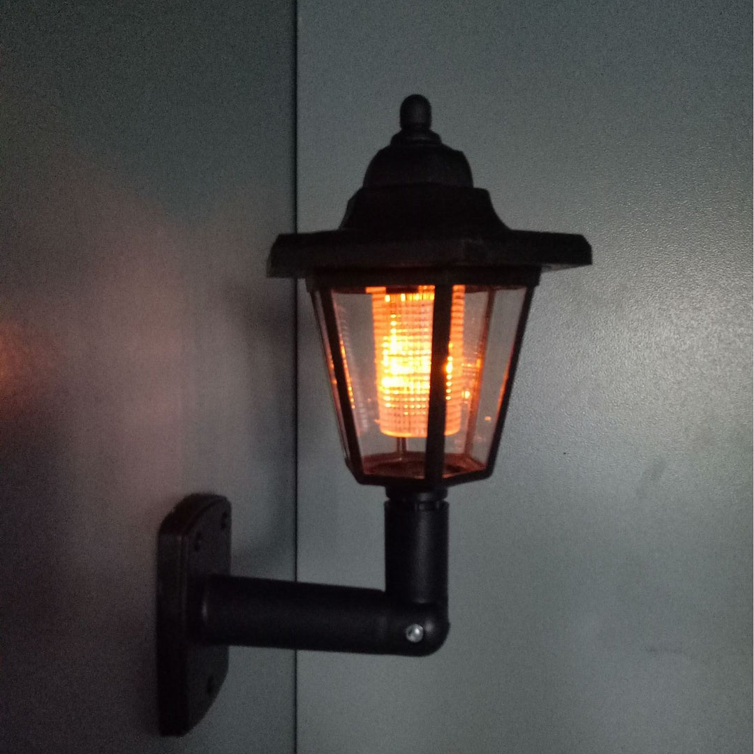 Solar-Powered Outdoor Pathway Lighting Fixture