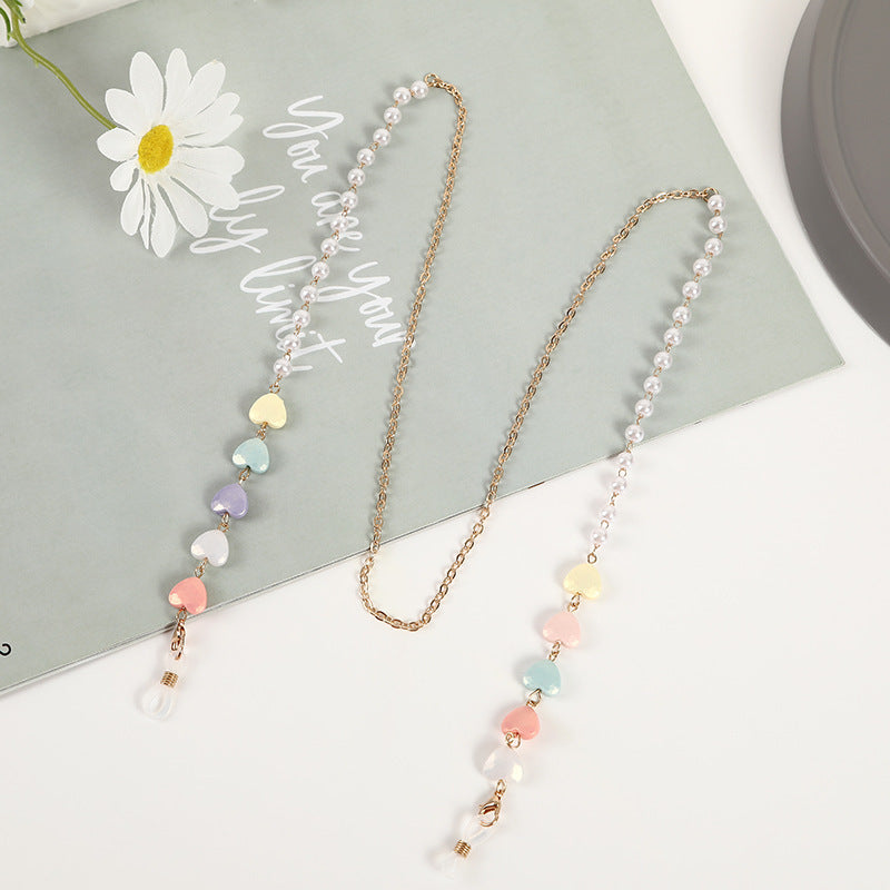 Heart Charm Eyewear Chain Stornfield