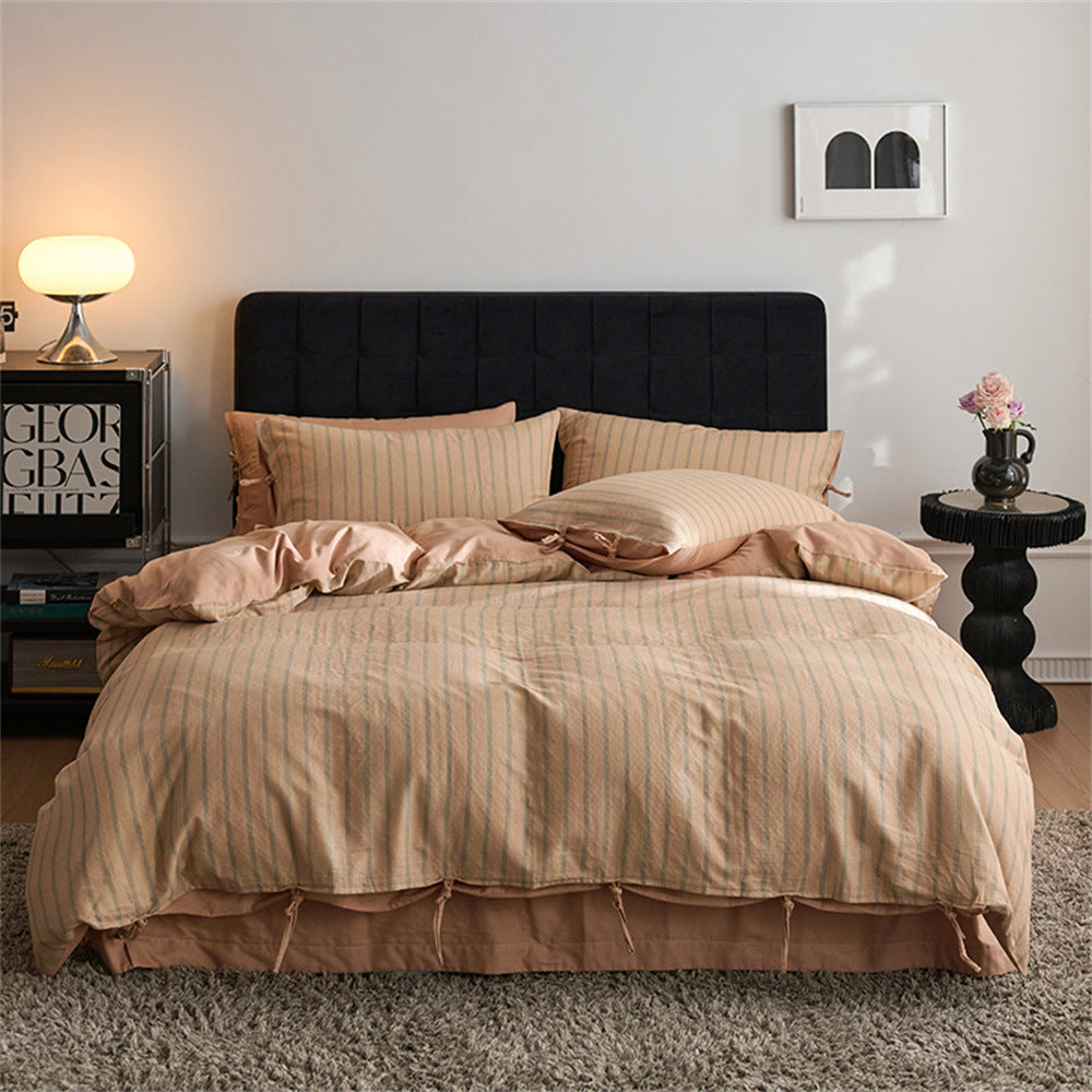 Elegant bedding set with double-layered satin-linen structure and decorative cord ties