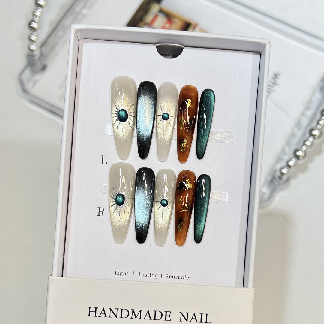 Extravagant Press-On Nail Art Set with Cosmic Theme Stornfield