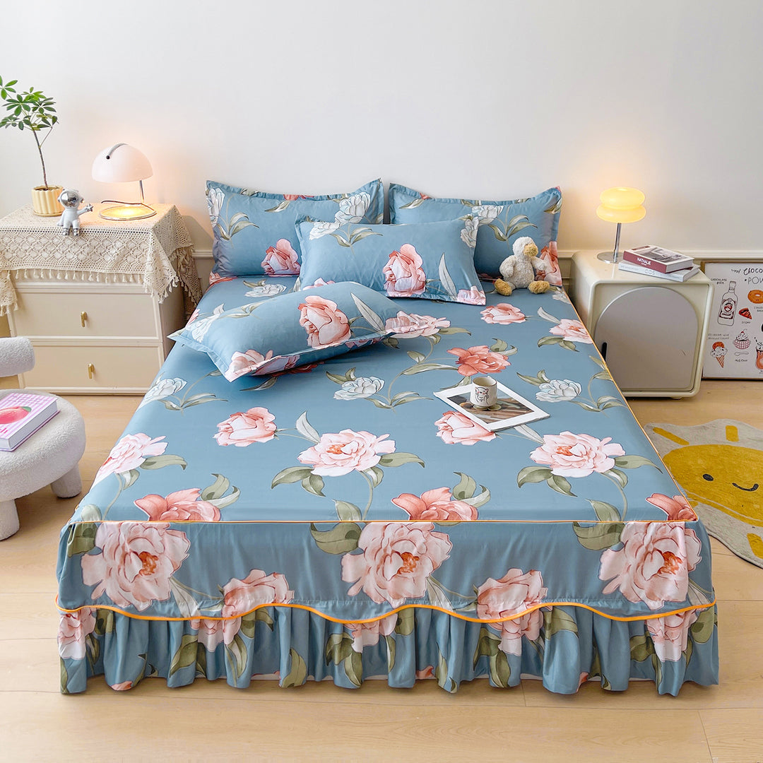 Floral Patterned Bedspread with Ruffled Edge