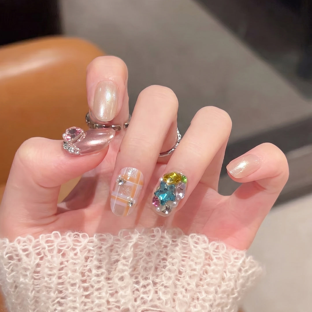 Artistic Themed Nail Art Set Stornfield