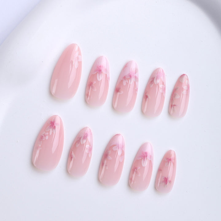 Artificial nails with delicate floral accents Stornfield