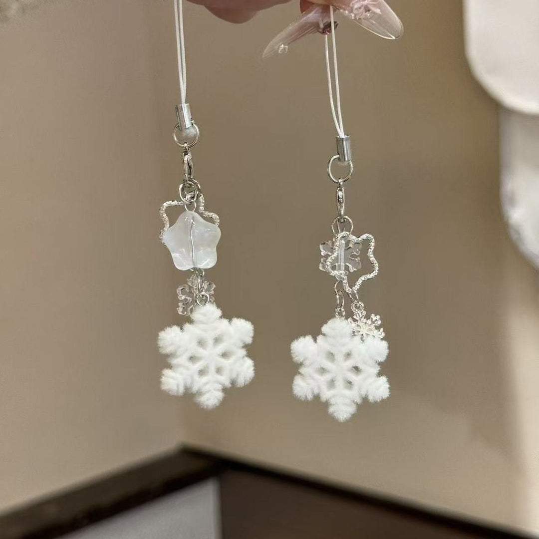 Winter-Themed Mobile Phone Charm Stornfield